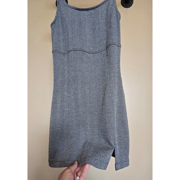 Black and white forever 21 tight dress with side zipper size XS - Picture 5 of 6